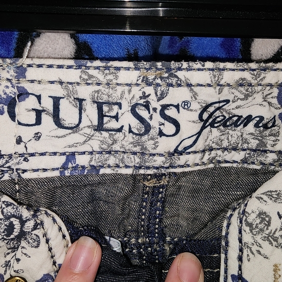 Women's Guess Jean shorts - Picture 2 of 4
